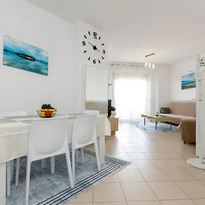 Gus , Vlorë Albania