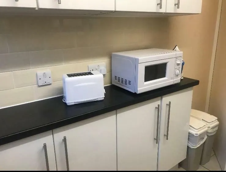 Cozy Apartment In Stratford From 18 Minutes To Central Londres 0*,  Reino Unido